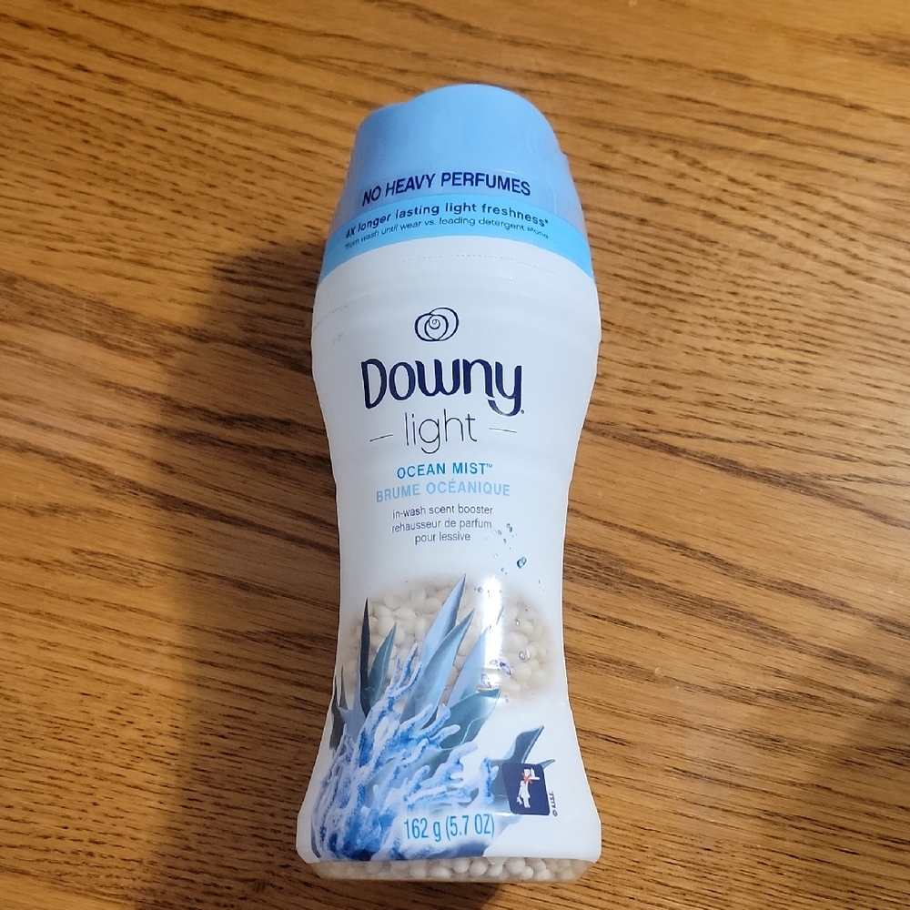 Downy Light Ocean Mist Scent Booster - Blue